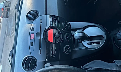 Mazda Mazda2 2013