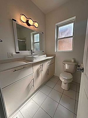 Beautifully rehabbed 3 large bedrooms apartment for rent