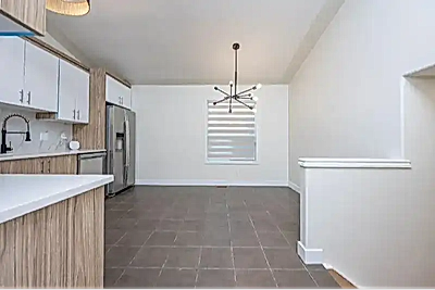 Beautiful 3-Bed 2-Bath Main Level Home For Rent