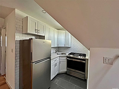 Beautifully renovated 1 bedroom cozy apartment for Rent