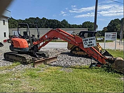 9,500 lbs Mini Excavator with breaker – rent it today