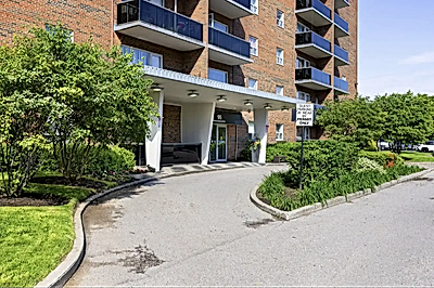 Renovated, Pet-Friendly Suites For Rent