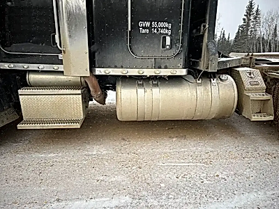 2009 Peterbilt 367 Tri-axle Sleeper Truck
