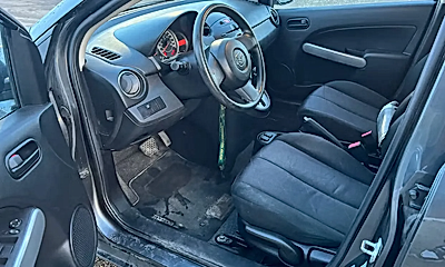 Mazda Mazda2 2013