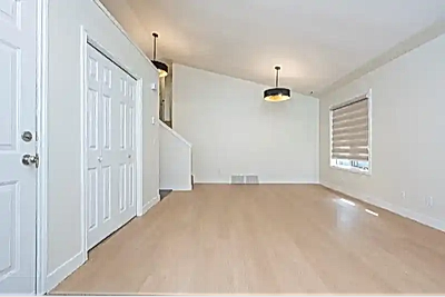 Beautiful 3-Bed 2-Bath Main Level Home For Rent