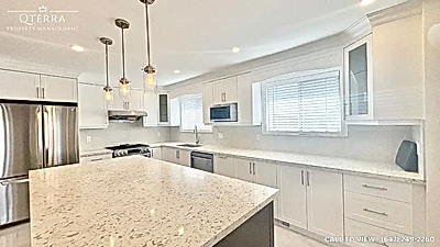 ELEGANT 3-BEDROOM DETACHED HOUSE IN A FAMILY-FRIENDLY NEIGHBORHOOD