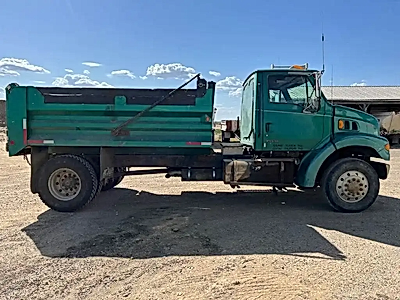 2000 Sterling Acterra Single Axle Dump Truck with CAT 3126
