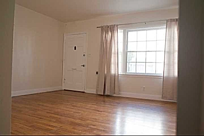 Beautifully maintained and refinished 2 Bedroom Unit for Rent