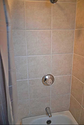 Beautifully maintained and refinished 2 Bedroom Unit for Rent