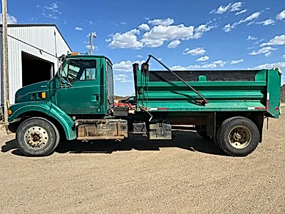 2000 Sterling Acterra Single Axle Dump Truck with CAT 3126